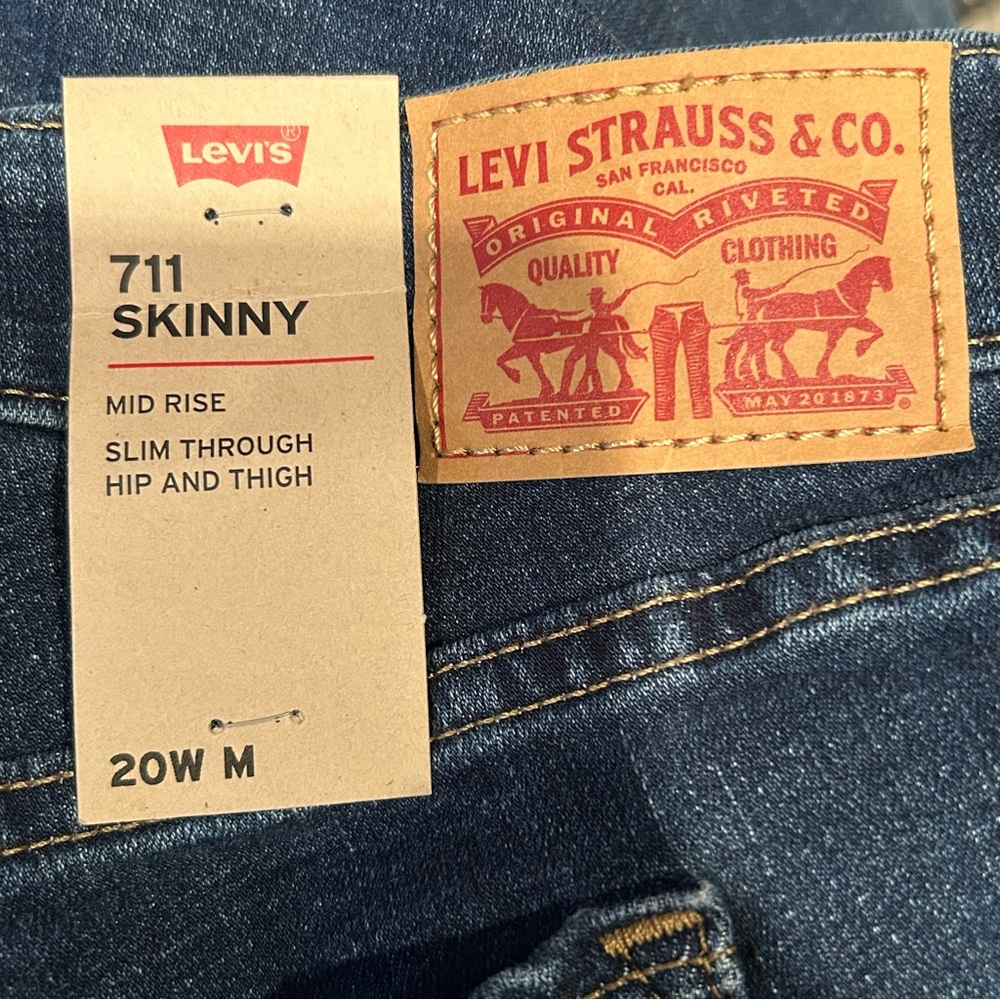 Levi’s 711 Skinny Jeans Women’s‎ 20W Sculpt Hypersoft Distressed Stretch NWT - Picture 8 of 12